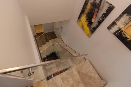 Apartamento à venda com 247m², 4 quartos e 4 vagasEscadas