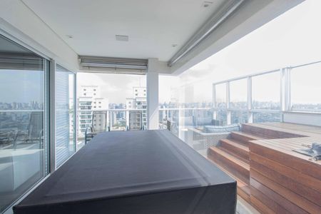 Apartamento à venda com 247m², 4 quartos e 4 vagasVaranda da Sala