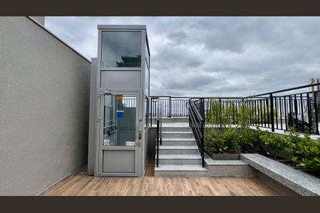 Studio à venda com 31m², 1 quarto e sem vaga Studio à venda com 31m², 1 quarto e sem vagaÁrea comum - Piscina