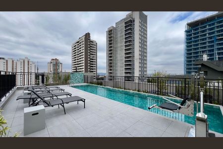 Studio à venda com 31m², 1 quarto e sem vaga Studio à venda com 31m², 1 quarto e sem vagaÁrea comum - Piscina