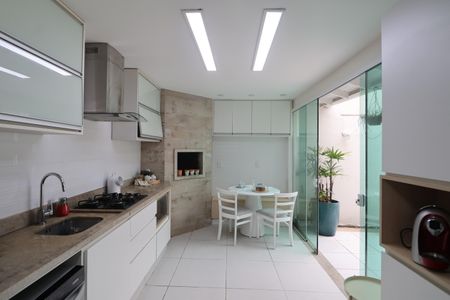 Casa de condomínio à venda com 120m², 3 quartos e 3 vagasCozinha e Área de Serviço