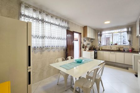 Casa à venda com 165m², 3 quartos e 2 vagasCozinha