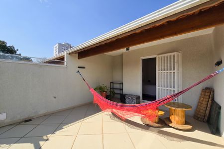 Casa à venda com 165m², 3 quartos e 2 vagasTerraço