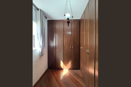 Casa à venda com 165m², 3 quartos e 2 vagasQuarto 2