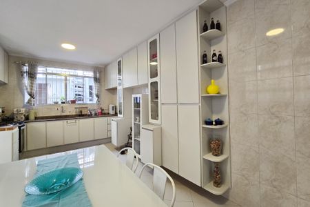 Casa à venda com 165m², 3 quartos e 2 vagasCozinha