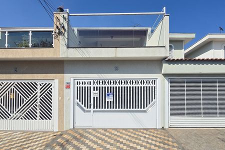 Casa à venda com 165m², 3 quartos e 2 vagasFachada