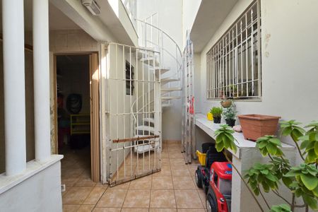Casa à venda com 165m², 3 quartos e 2 vagasQuintal