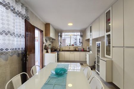 Casa à venda com 165m², 3 quartos e 2 vagasCozinha