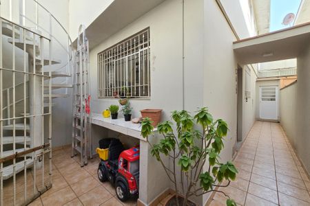 Casa à venda com 165m², 3 quartos e 2 vagasQuintal