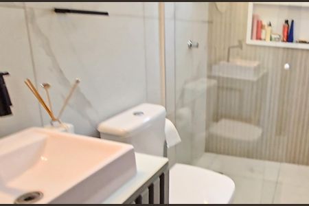 Casa à venda com 165m², 3 quartos e 2 vagasBanheiro - Suíte