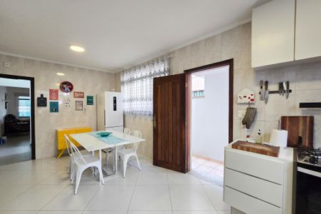 Casa à venda com 165m², 3 quartos e 2 vagasCozinha