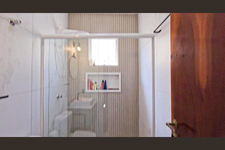 Casa à venda com 165m², 3 quartos e 2 vagasBanheiro - Suíte