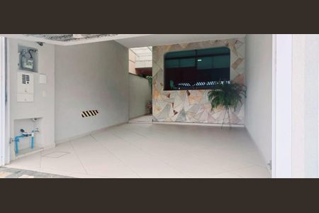 Casa à venda com 165m², 3 quartos e 2 vagasGaragem