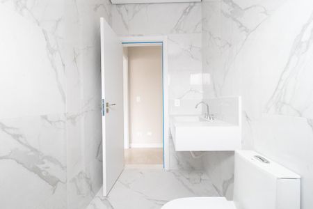 Casa para alugar com 400m², 4 quartos e 8 vagasBanheiro Social