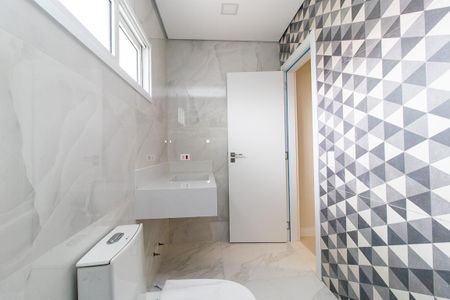 Casa para alugar com 400m², 4 quartos e 8 vagasBanheiro da Suíte 2