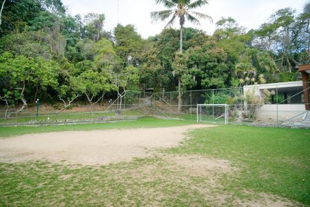 Casa de condomínio à venda com 860m², 4 quartos e 3 vagas Casa de condomínio à venda com 860m², 4 quartos e 3 vagasÁrea comum