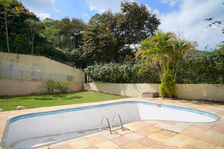 Casa de condomínio à venda com 860m², 4 quartos e 3 vagas Casa de condomínio à venda com 860m², 4 quartos e 3 vagasPiscina