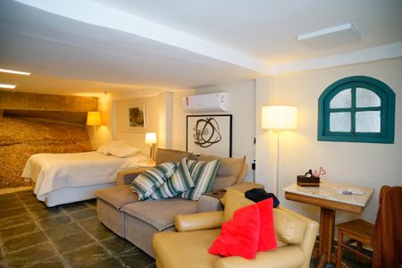 Casa de condomínio à venda com 860m², 4 quartos e 3 vagas Casa de condomínio à venda com 860m², 4 quartos e 3 vagasSuíte 2