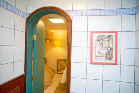 Casa de condomínio à venda com 860m², 4 quartos e 3 vagas Casa de condomínio à venda com 860m², 4 quartos e 3 vagasBanheiro da Suíte 2