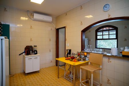 Casa de condomínio à venda com 860m², 4 quartos e 3 vagas Casa de condomínio à venda com 860m², 4 quartos e 3 vagasCozinha