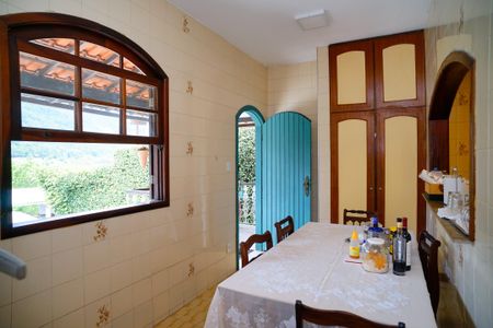 Casa de condomínio à venda com 860m², 4 quartos e 3 vagas Casa de condomínio à venda com 860m², 4 quartos e 3 vagasCozinha