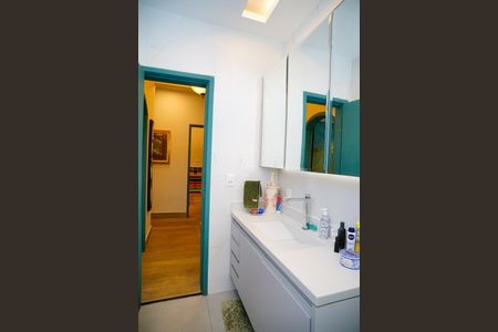 Casa de condomínio à venda com 860m², 4 quartos e 3 vagas Casa de condomínio à venda com 860m², 4 quartos e 3 vagasBanheiro Social