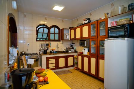 Casa de condomínio à venda com 860m², 4 quartos e 3 vagas Casa de condomínio à venda com 860m², 4 quartos e 3 vagasCozinha