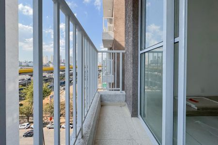 Apartamento para alugar com 37m², 2 quartos e 1 vagaSacada