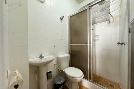 Banheiro de apartamento à venda com 1 quarto, 35m² em Glória, Rio de Janeiro
