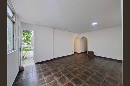 Apartamento à venda com 129m², 4 quartos e sem vagaSala