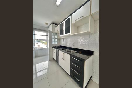 Apartamento para alugar com 60m², 2 quartos e 2 vagasCozinha