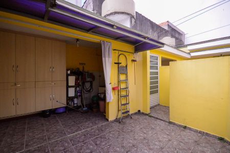 Casa à venda com 300m², 4 quartos e 1 vagaCasa 1 - Quintal/Área de Serviço 