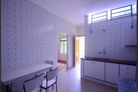 Casa à venda com 300m², 4 quartos e 1 vagaCasa 2 - Cozinha 