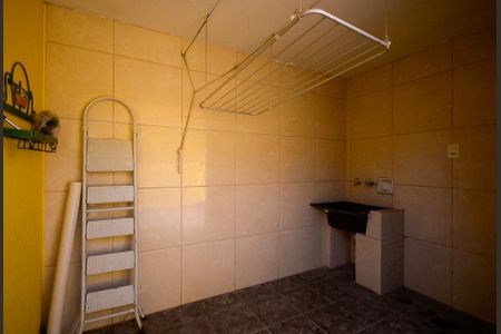 Casa à venda com 300m², 4 quartos e 1 vagaCasa 2 - Quintal/Área de Serviço 