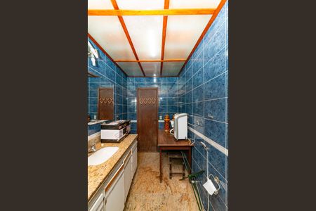 Casa à venda com 352m², 5 quartos e 6 vagasBanheiro da Suíte 4