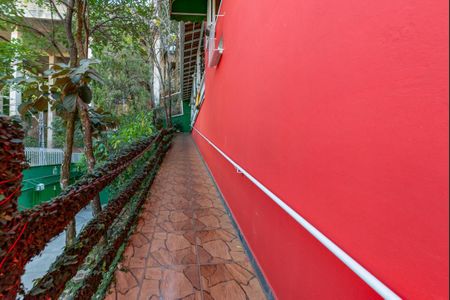 Casa à venda com 352m², 5 quartos e 6 vagasEntrada