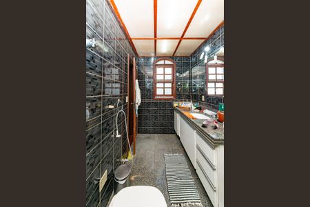 Casa à venda com 352m², 5 quartos e 6 vagasBanheiro da Suíte 3