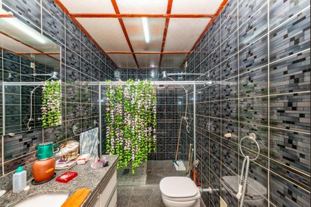 Casa à venda com 352m², 5 quartos e 6 vagasBanheiro da Suíte 3