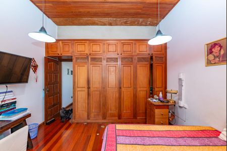 Casa à venda com 352m², 5 quartos e 6 vagasSuíte 3