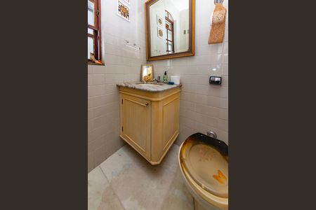 Casa à venda com 352m², 5 quartos e 6 vagasLavabo