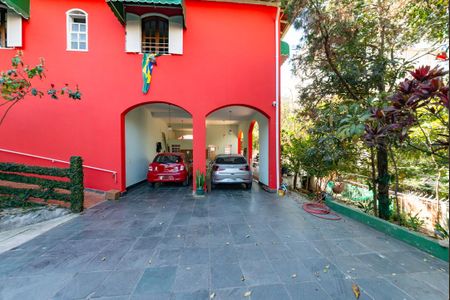 Casa à venda com 352m², 5 quartos e 6 vagasGaragem