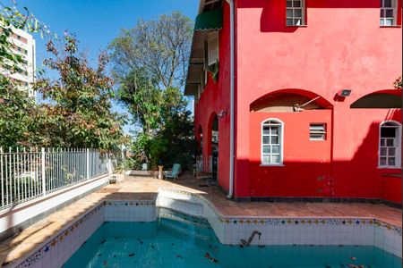 Casa à venda com 352m², 5 quartos e 6 vagasPiscina