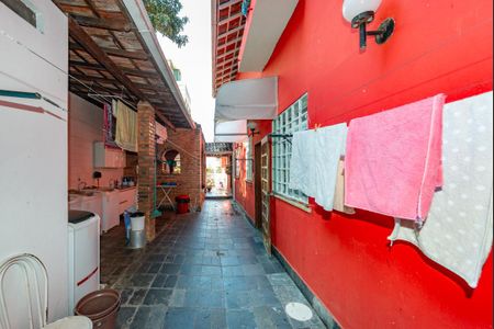 Casa à venda com 352m², 5 quartos e 6 vagasÁrea de Serviço