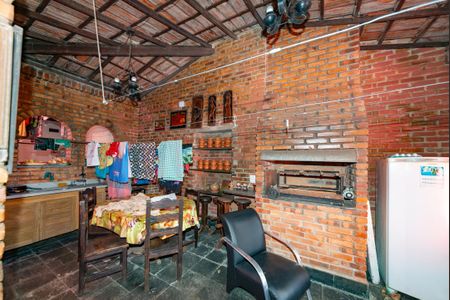 Casa à venda com 352m², 5 quartos e 6 vagasÁrea Gourmet