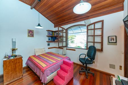 Casa à venda com 352m², 5 quartos e 6 vagasSuíte 3