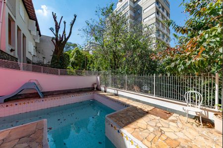 Casa à venda com 352m², 5 quartos e 6 vagasPiscina