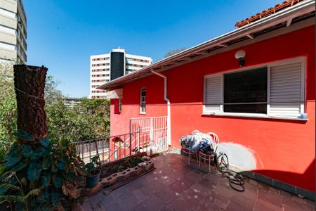 Casa à venda com 352m², 5 quartos e 6 vagasQuintal