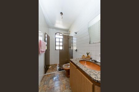 Casa à venda com 352m², 5 quartos e 6 vagasBanheiro Social