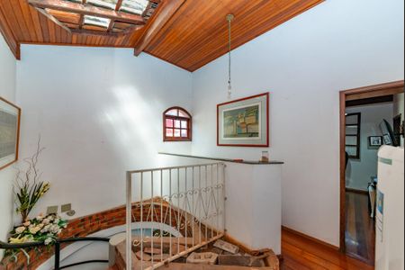 Casa à venda com 352m², 5 quartos e 6 vagasHall