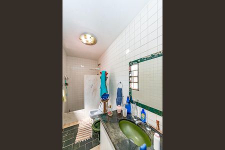 Casa à venda com 352m², 5 quartos e 6 vagasBanheiro da Suíte 2